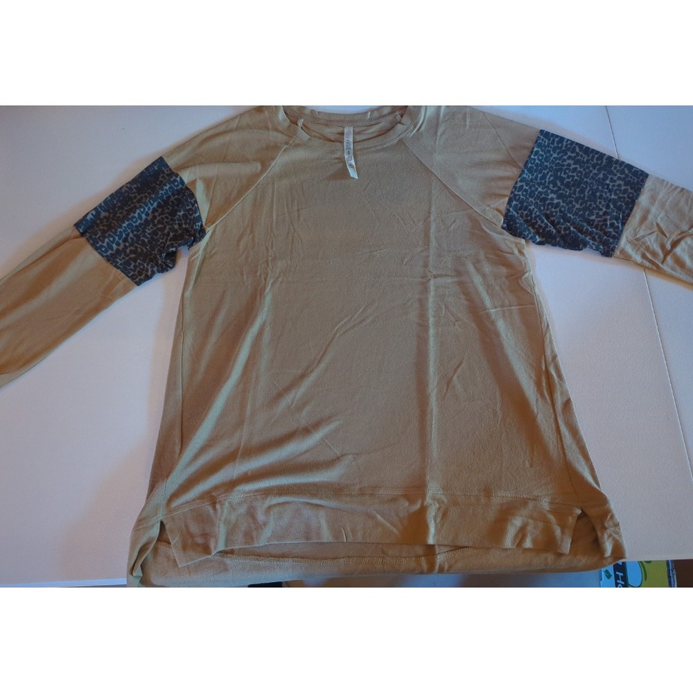 Retreat by Rhonda Shear Women's XL Light Brown Leopard Print Accent Sweater NWOT